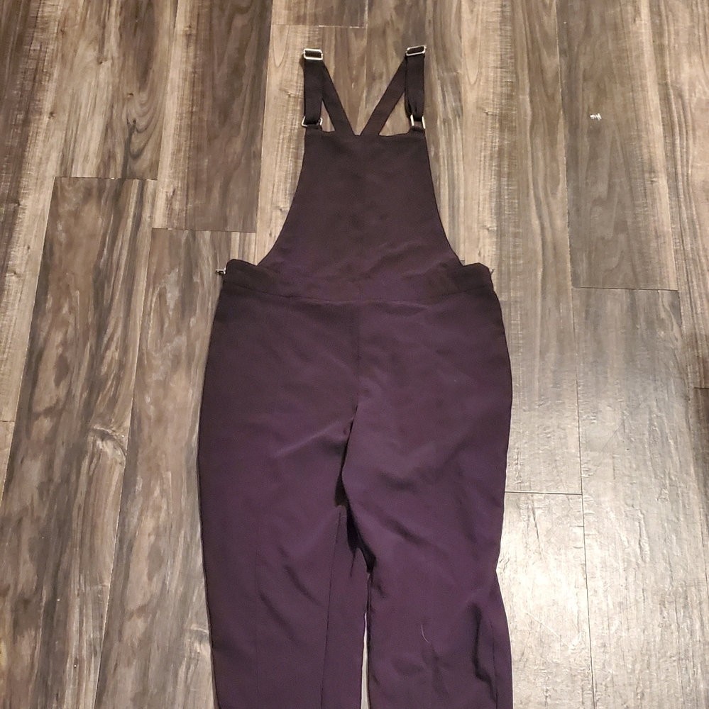 Divided black overalls jumpsuit